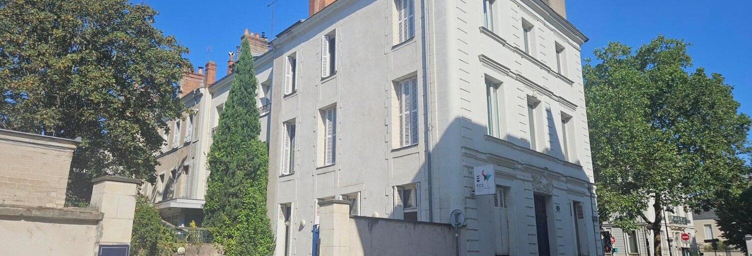 Bureau  360 m² à louer à Tours (37000)