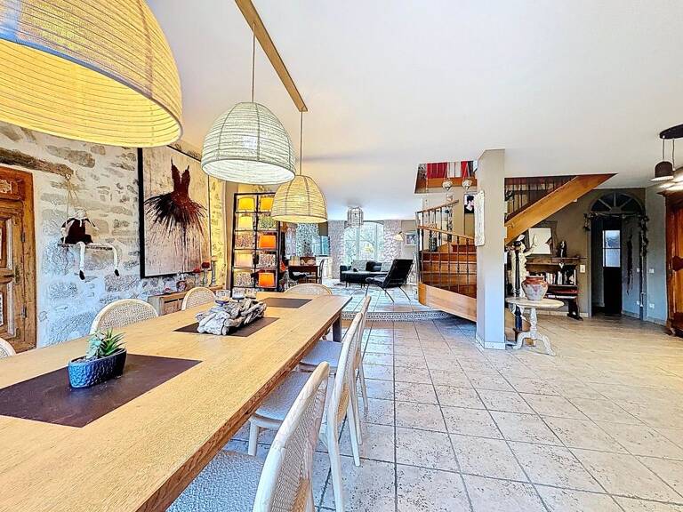 CERNEX, superbe corps de ferme de 214 m2 habitables — photo 1