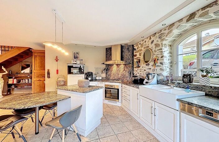 CERNEX, superbe corps de ferme de 214 m2 habitables — photo 4