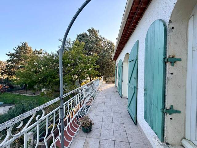 Grand Appartement T5 de 126 m² avec Garage et stationnement – Marguerittes (30320) — photo du bien