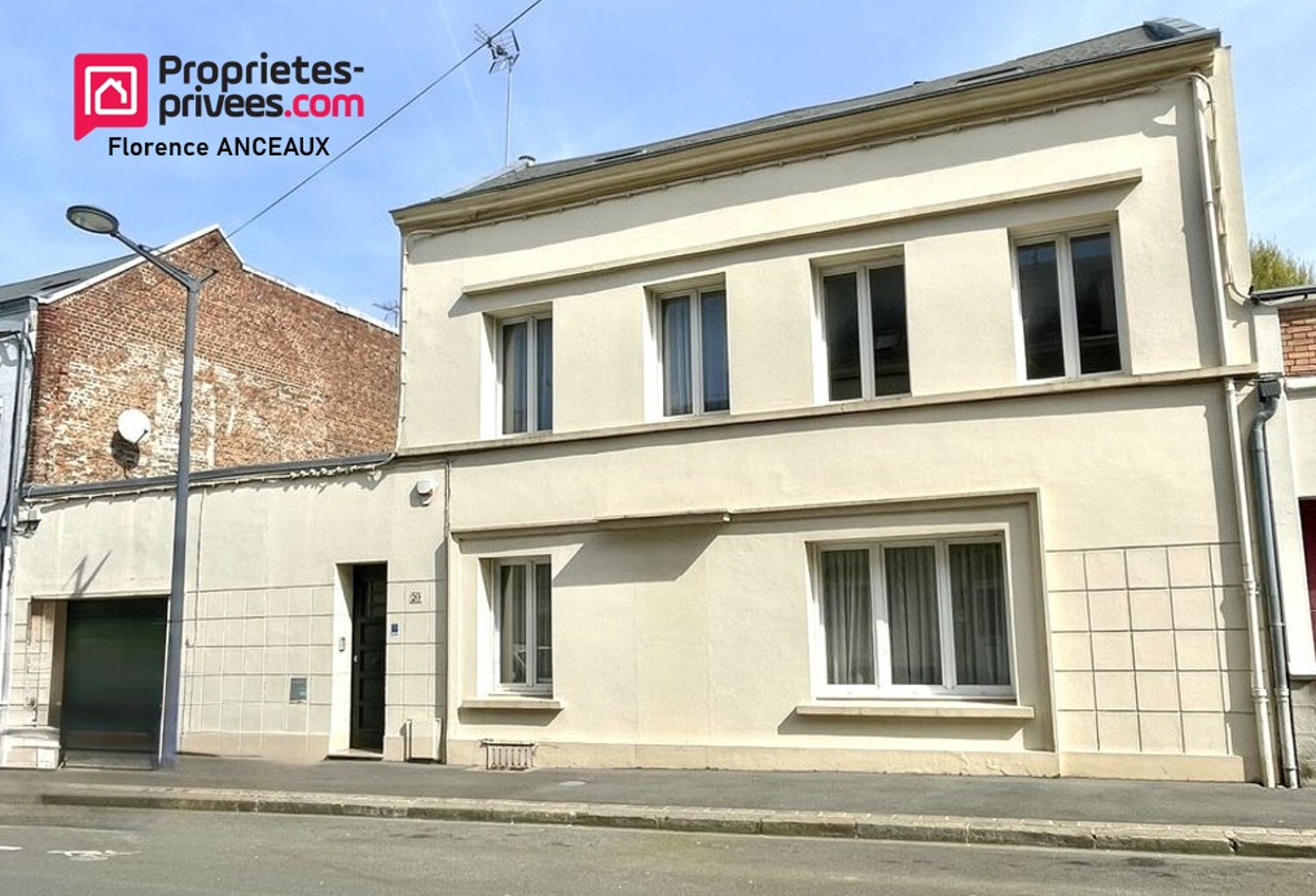 CHARMANTE MAISON HYPER CENTRE AVEC  GRANDE COUR  ET GARAGE — photo 1