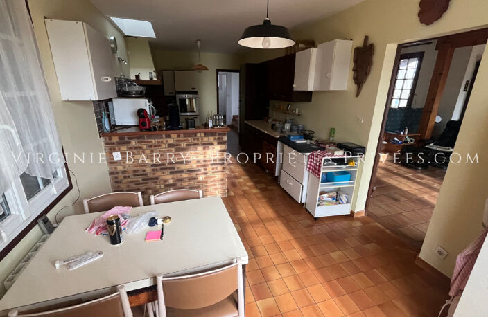 BELLE MAISON T5 DE PLAIN PIED NON MITOYENNE — photo 3