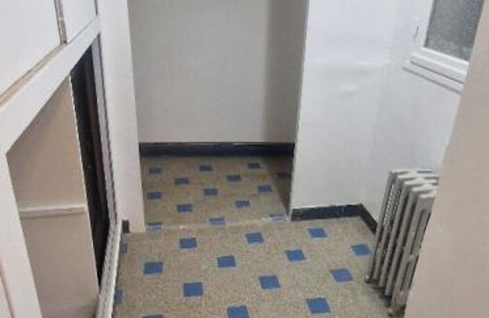 Immeuble de 94 m² avec commerce et logement 3 pièces et 2 chambres — photo 4