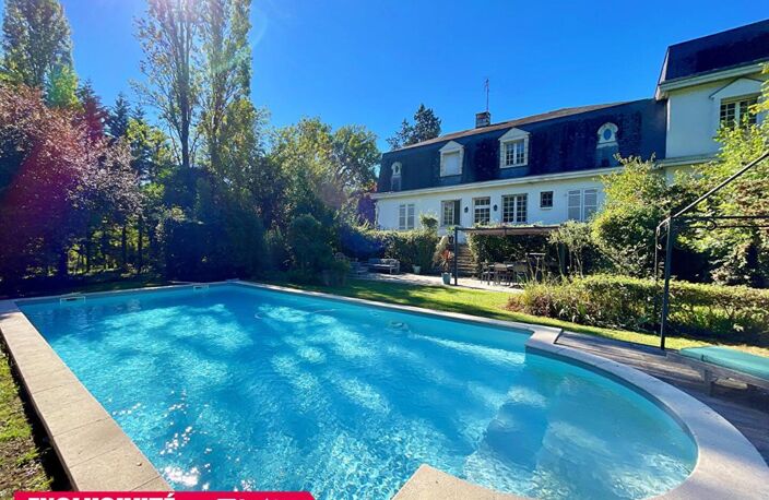 Maison bourgeoise Yvrac 8 pièce(s) 5 chambres jardin piscine sous sol — photo 2