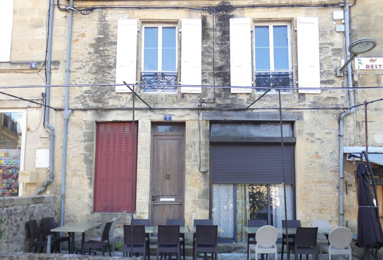 Maison à rénover au coeur de Sarlat avec création de 2 appartements possible — photo 1