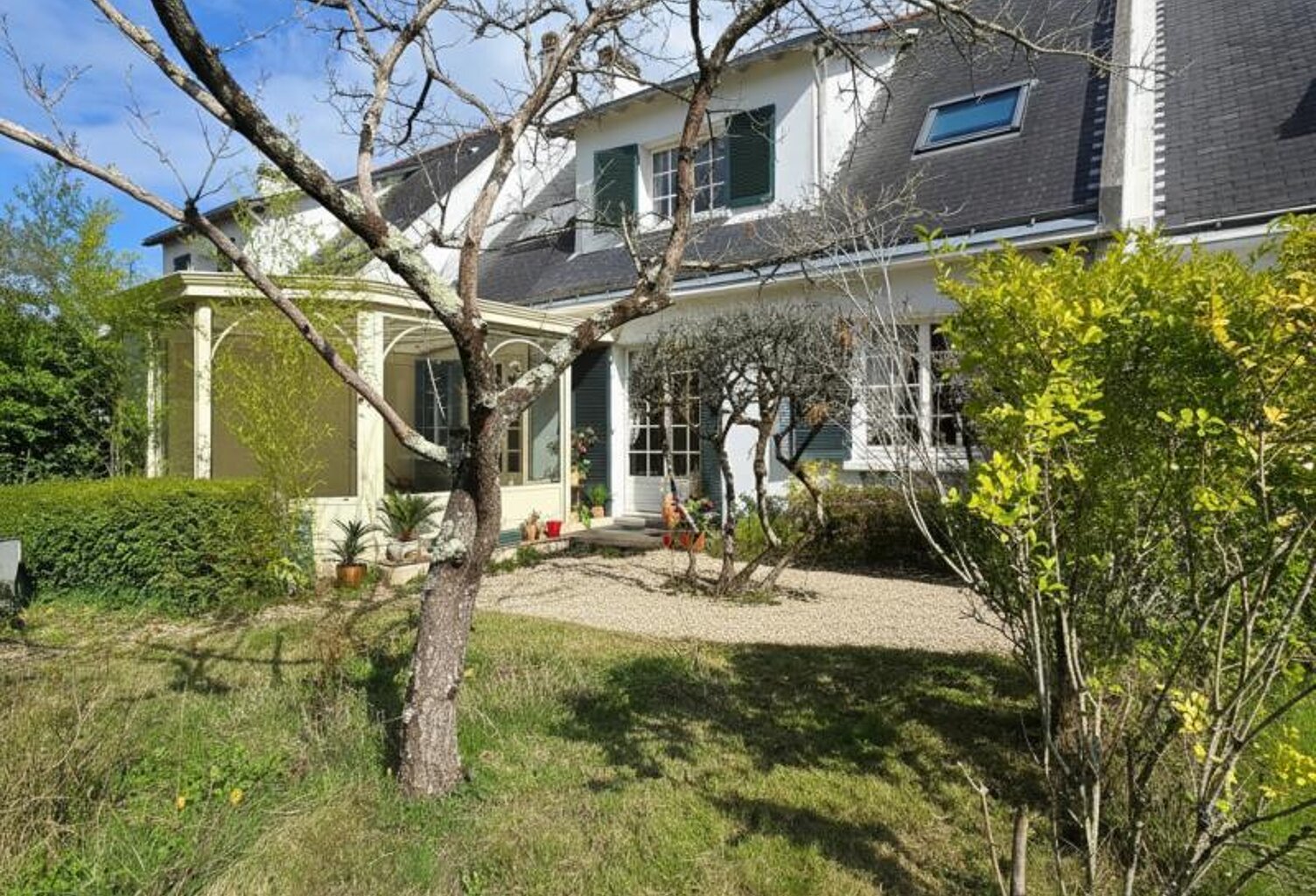 TOUTES AIDES - MAISON FAMILIALE EN IMPASSE PRIVEE — photo 1