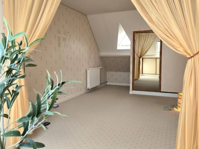 TOUTES AIDES - MAISON FAMILIALE EN IMPASSE PRIVEE — photo 1