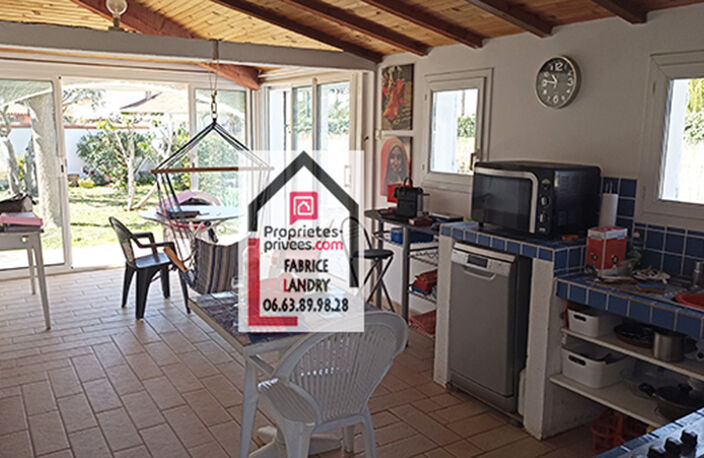 Villa 3 faces 3 chambres avec piscine quartier calme — photo 4