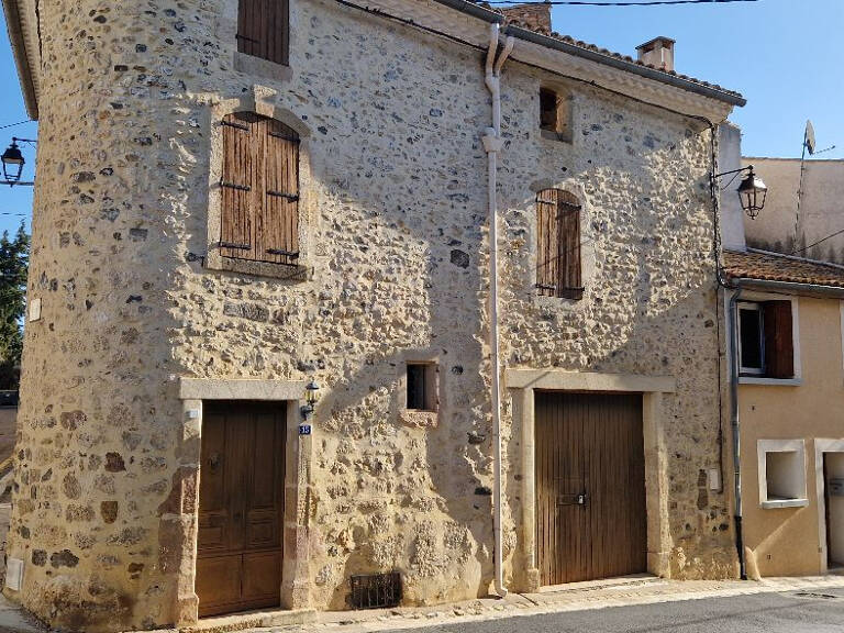 Très belle  maison avec pierres apparentes  de village avec garage et terrasse — photo 1