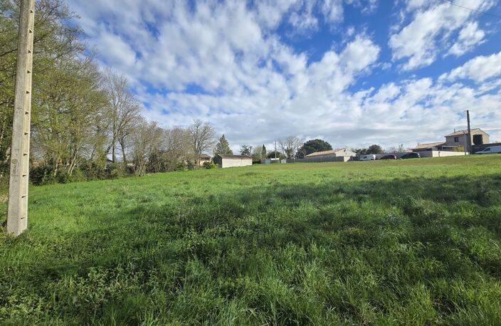 TERRAIN DE 3972m² DIVISIBLE — photo 2