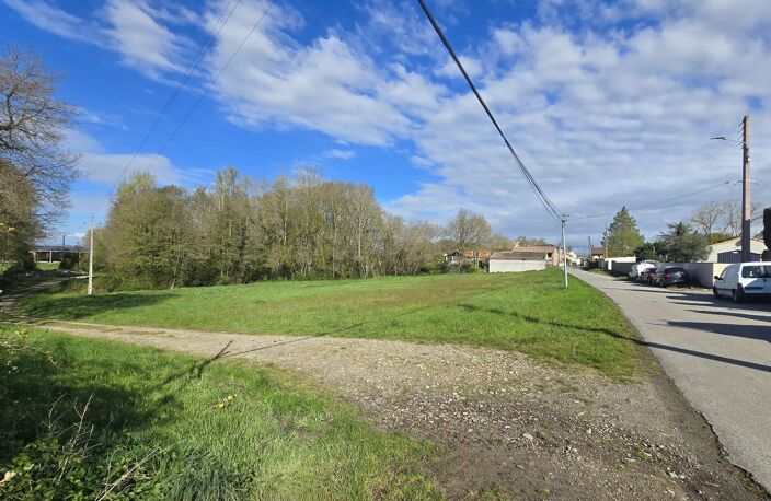 TERRAIN DE 3972m² DIVISIBLE — photo 3