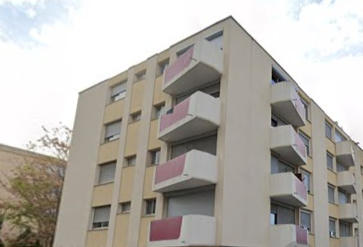 Studio investisseur – Nîmes (Rue de Beaucaire) – 25m² – Loué 400€/mois – Rentabilité immédiate ! — photo 1
