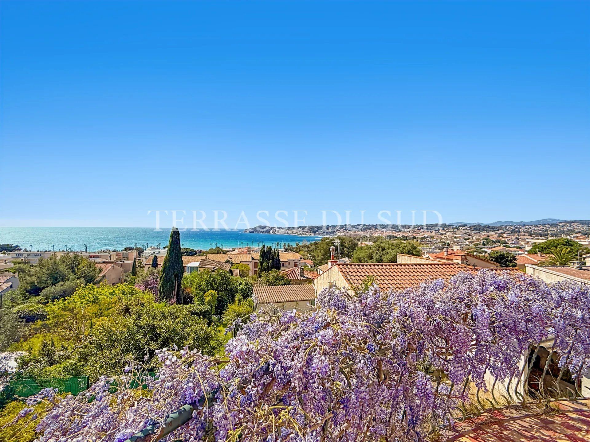 Villa / Maison  T6 à vendre Six-Fours-les-Plages 83140