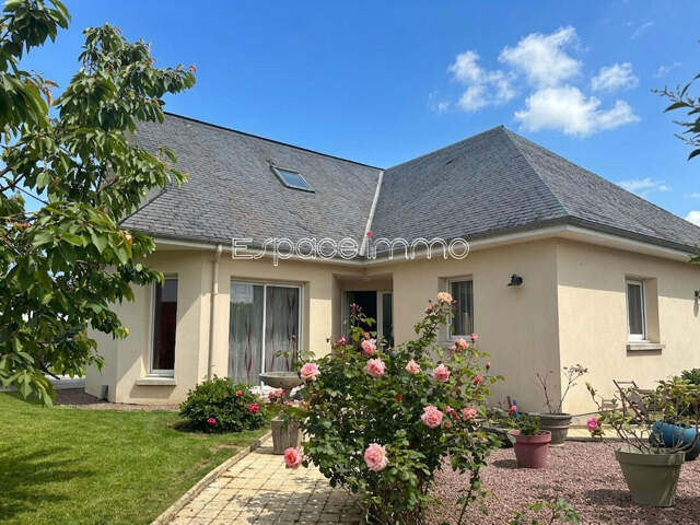 Maison indépendante - Jardin et Garage - MALAUNAY - 6 pièces - 167.88 m2 — photo du bien