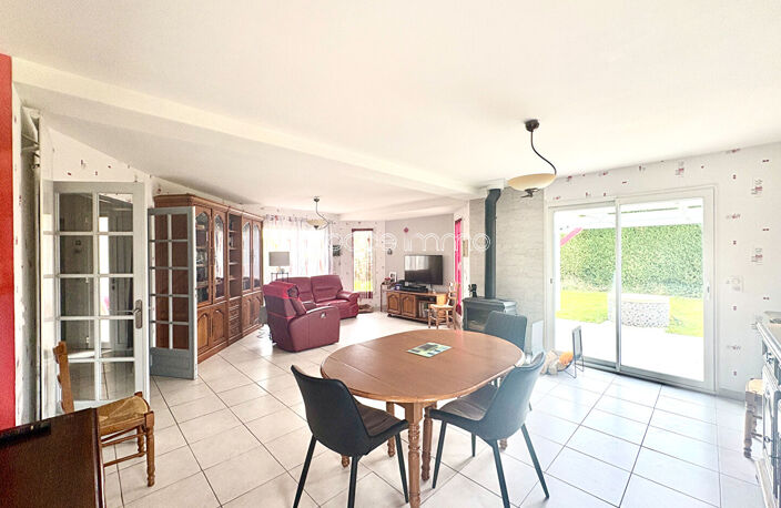 Maison indépendante - Jardin et Garage - MALAUNAY - 6 pièces - 167.88 m2 — photo 4