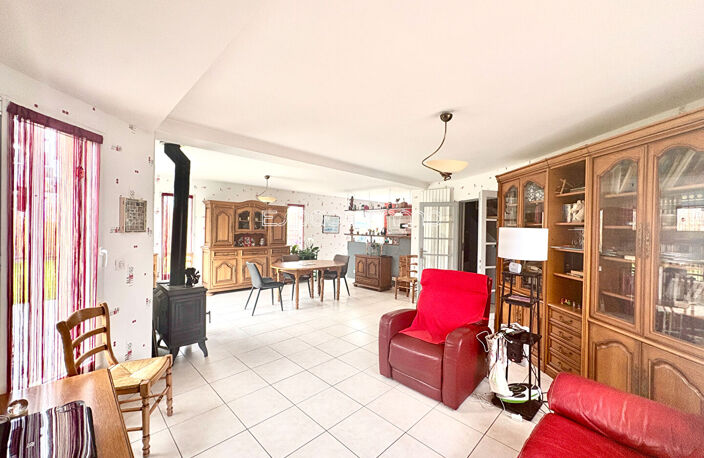 Maison indépendante - Jardin et Garage - MALAUNAY - 6 pièces - 167.88 m2 — photo 5