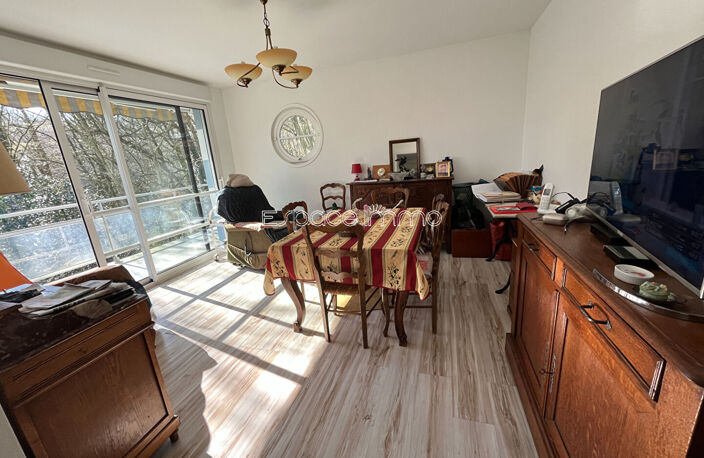 Appartement - T2 - 50m² - RESIDENCE LES JARDINS D'ARCADIE - CAVE - PLACE DE STATIONNEMENT - Mont Saint Aignan — photo 2