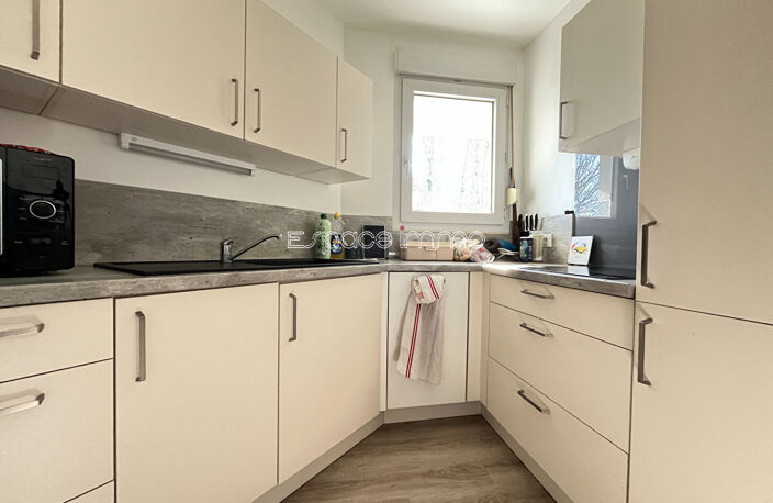 Appartement - T2 - 50m² - RESIDENCE LES JARDINS D'ARCADIE - CAVE - PLACE DE STATIONNEMENT - Mont Saint Aignan — photo 4