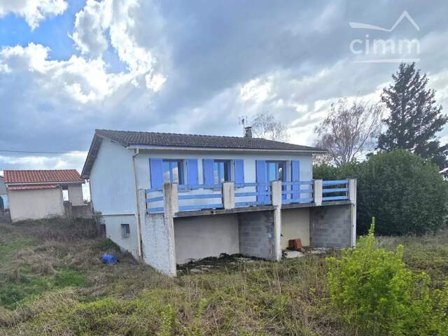 Maison sur sous-sol avec terrain de 915 m² Vue dégagée — photo du bien