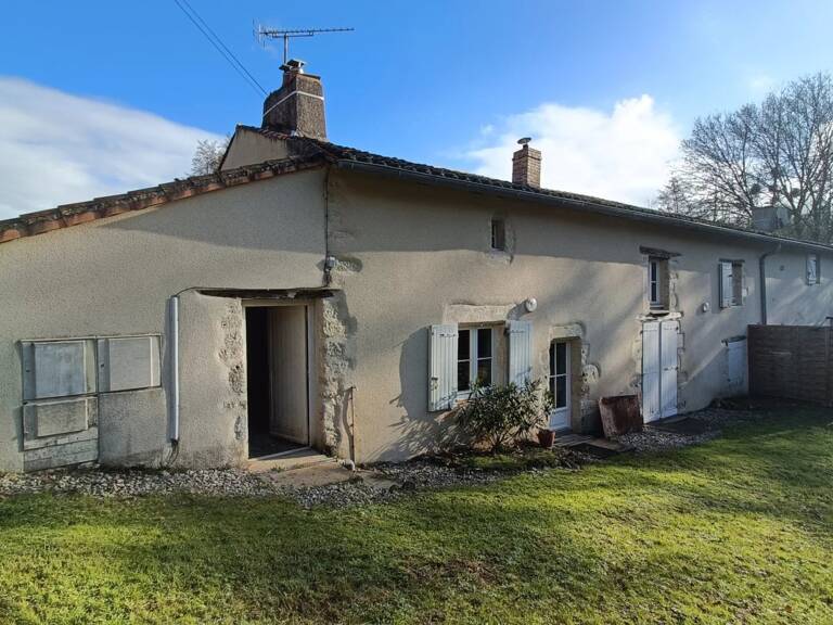 À LOUER MAISON 3 CHAMBRES CHIRÉ-EN-MONTREUIL — photo 1