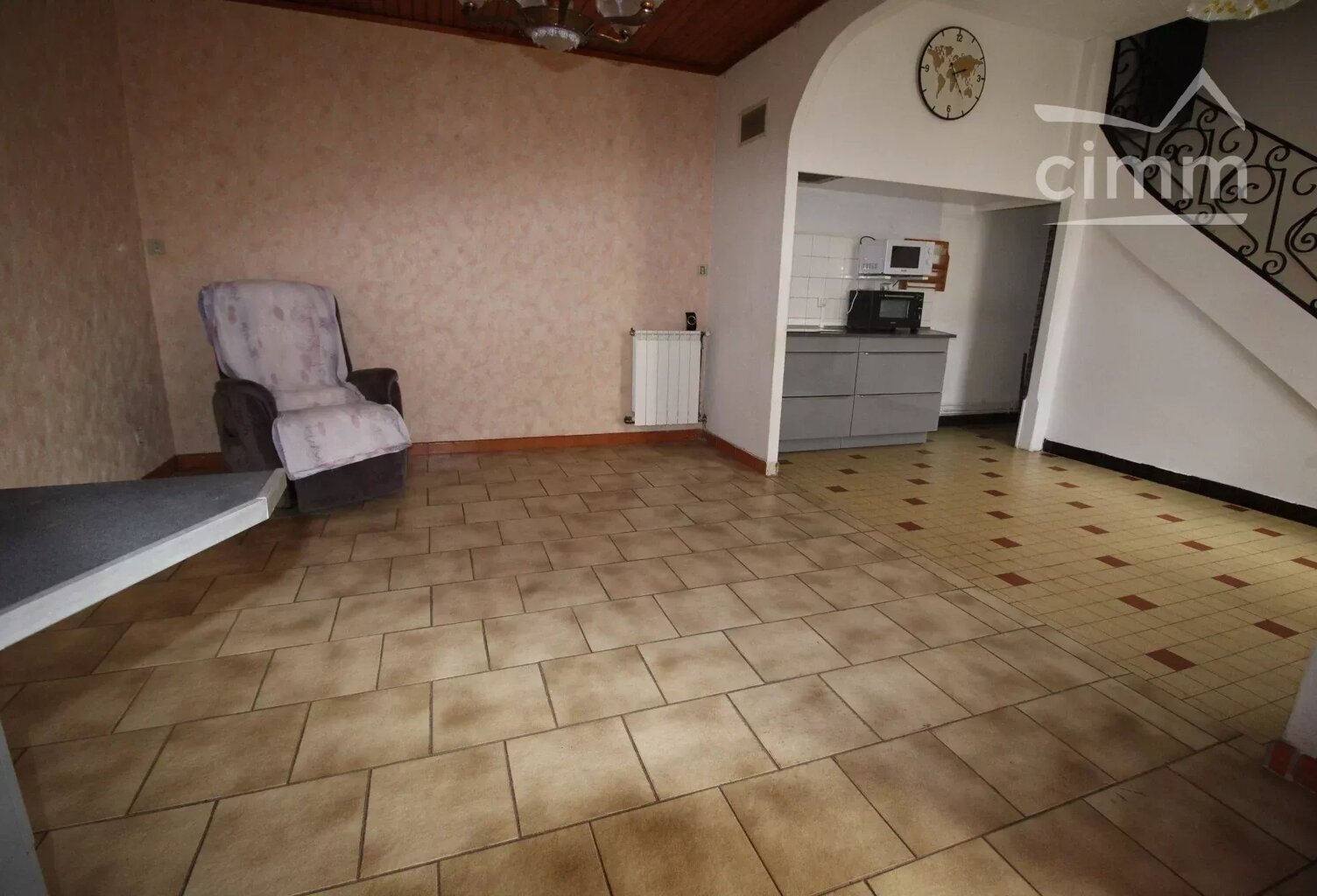 A vendre maison à rénover avec un jardin et un garage — photo 1