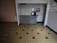 A vendre maison à rénover avec un jardin et un garage — photo 3