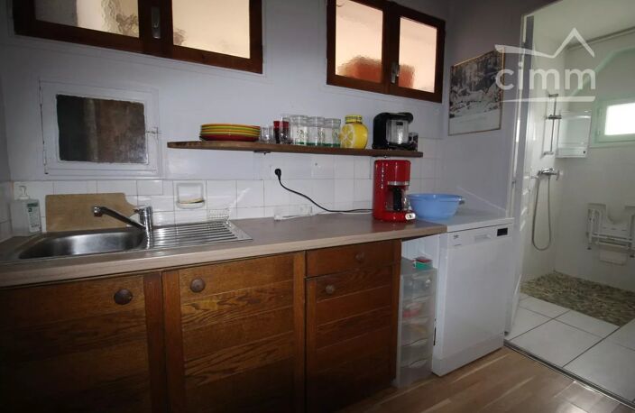 A vendre maison à rénover avec un jardin et un garage — photo 4