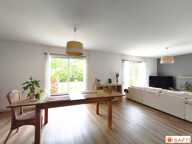 Maison lumineuse avec piscine et proche commodités — photo 3