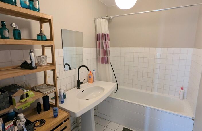 Grand appartement T3 de 83 m2 avec balcon et garage fermé. — photo 5