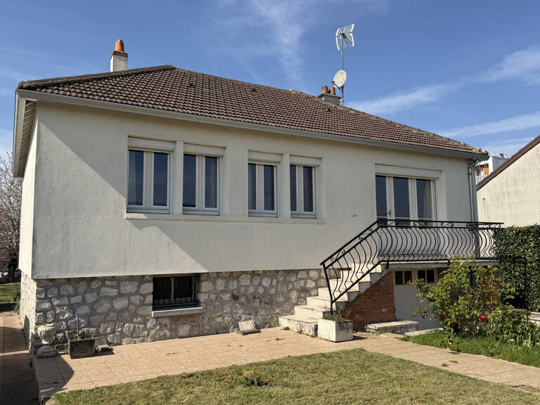 À Châteaudun (proche commerces) , Pavillon sur sous-sol de 1 — photo 1
