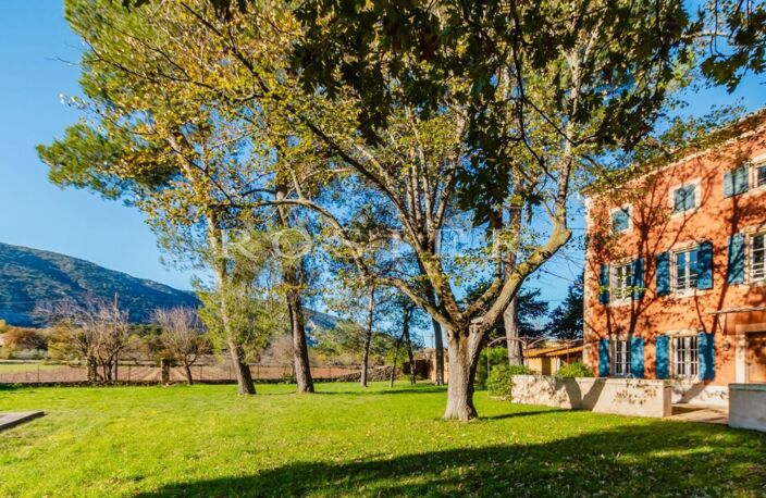 Bastide de maître à rénover, vue panoramique Luberon. — photo 3
