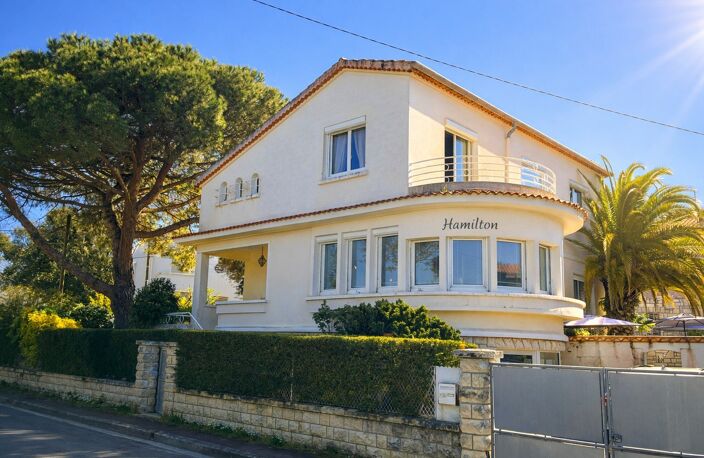 Villa — photo 3