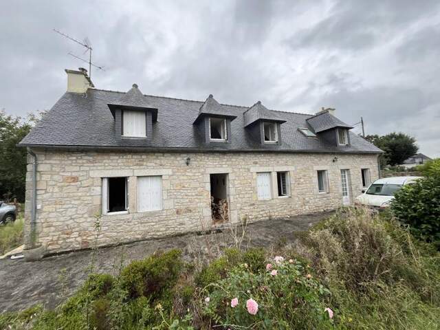 Maison en pierre de 5 pièces principales — photo du bien
