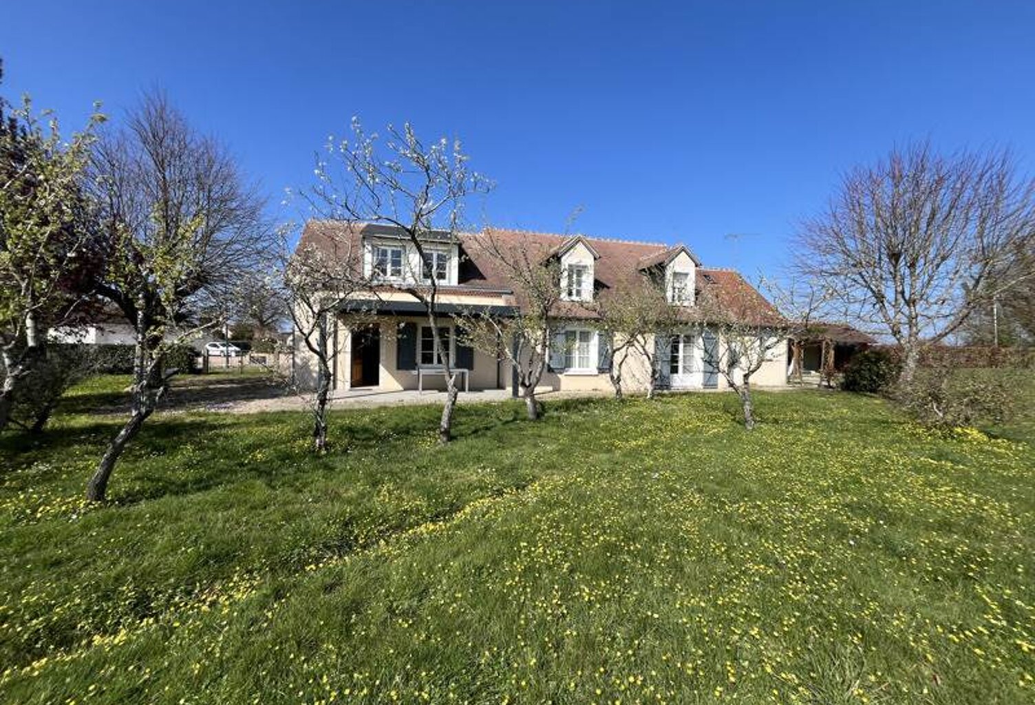 Vente maison 7 pièces 196 m² Saint-Georges-sur-la-Prée (18100) — photo 1