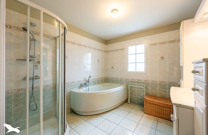 Vente maison 7 pièces 196 m² Saint-Georges-sur-la-Prée (18100) — photo 3