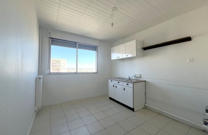 Vente appartement 3 pièces 74 m² Bron (69500) — photo 3