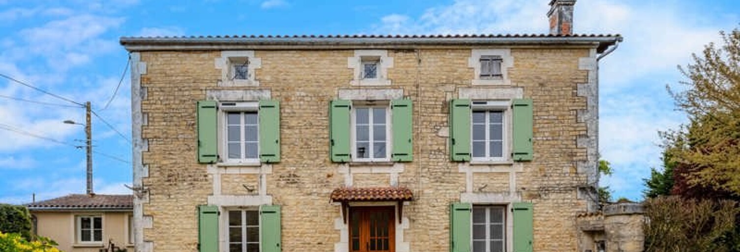 Maison 5 Pièces 200 m² à vendre à Fouqueure (16140)