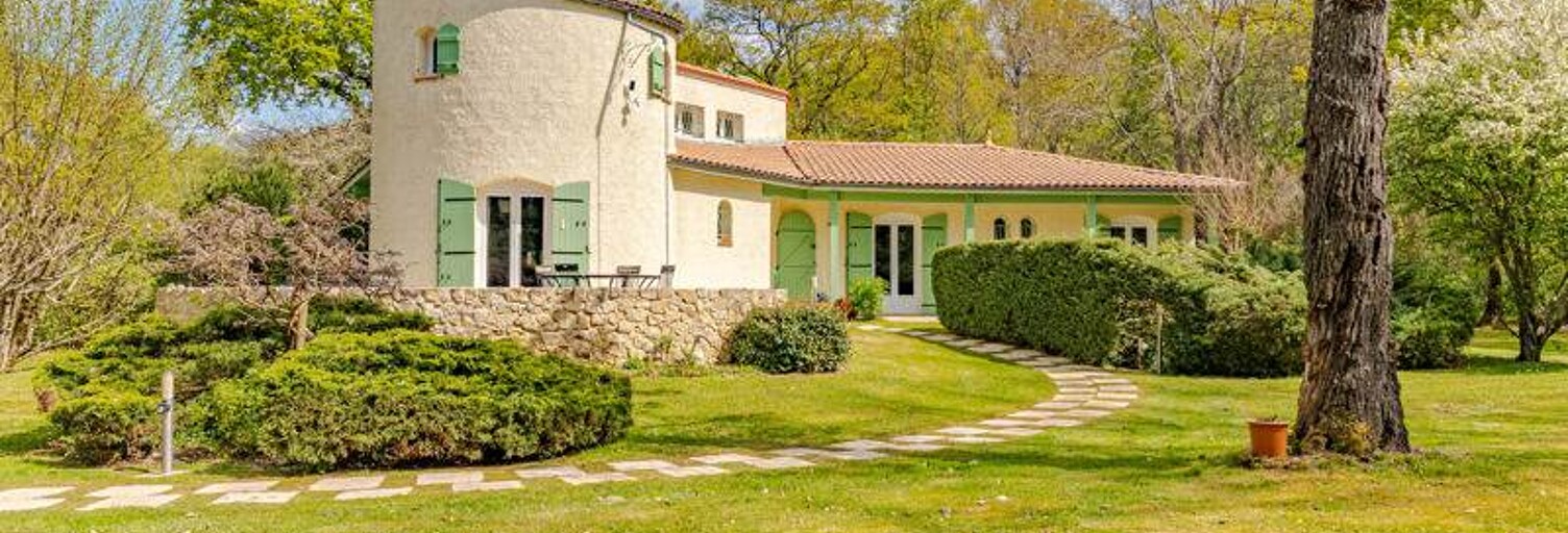 Maison 6 Pièces 173 m² à vendre à Fargues-Saint-Hilaire (33370)