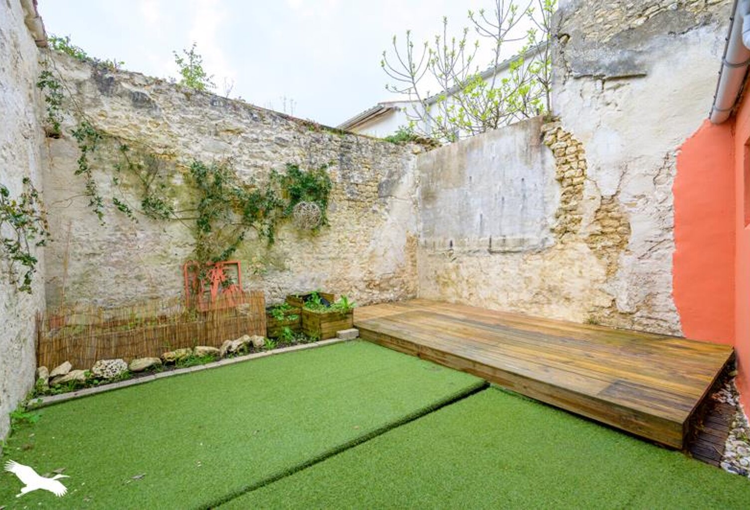 Maison en pierre de 5 pièces principales — photo 1