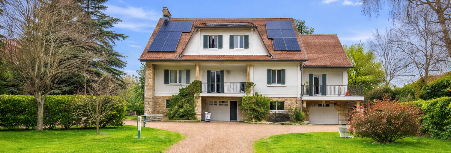 Maison 7 Pièces 200 m² à vendre à Neaux (42470)