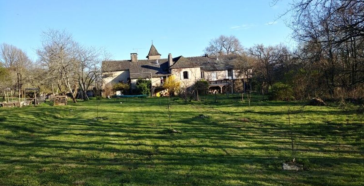 Ferme (tte) de 10 pièces principales — photo 1