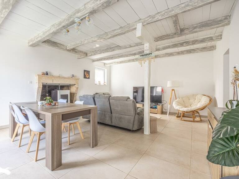 Maison en pierre de 5 pièces principales — photo 1