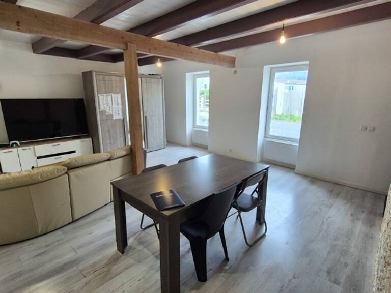 Maison en pierre de 4 pièces principales — photo 1