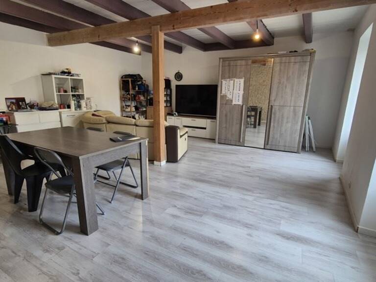 Maison en pierre de 4 pièces principales — photo 1