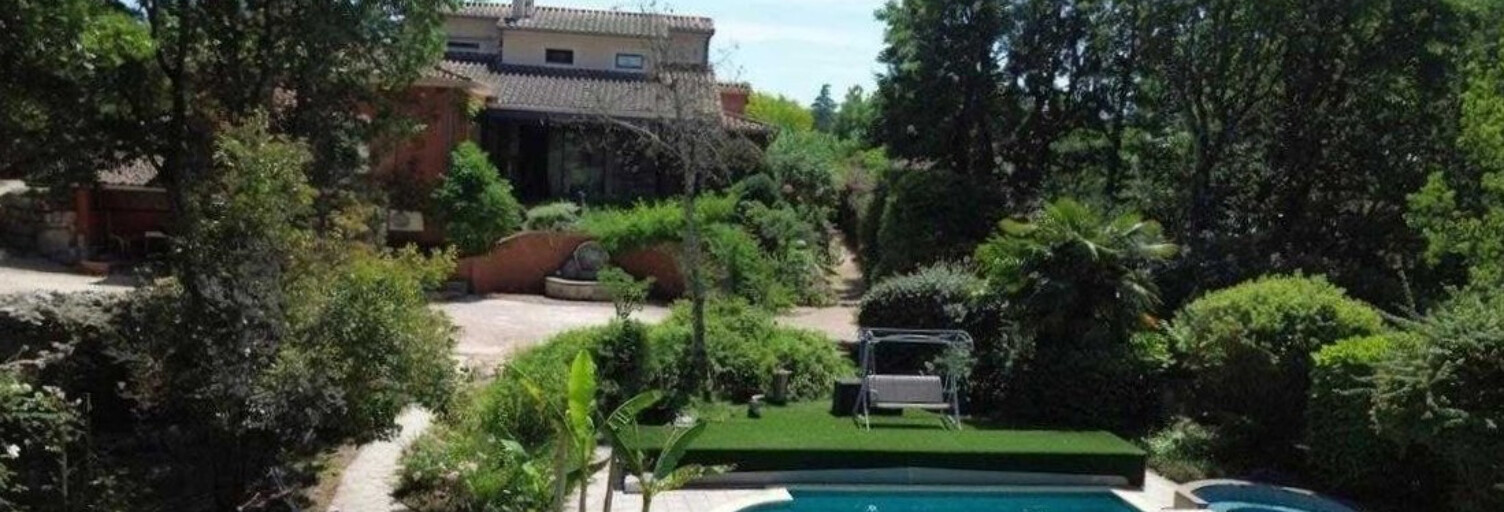 Maison 7 Pièces 238 m² à vendre à Ruoms (07120)