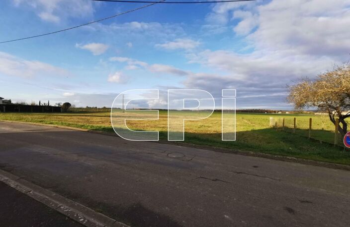 8148 - Richelieu / Terrain de 3892 m² dont 2257 m² sont constr — photo 2