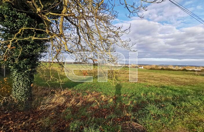 8148 - Richelieu / Terrain de 3892 m² dont 2257 m² sont constr — photo 3