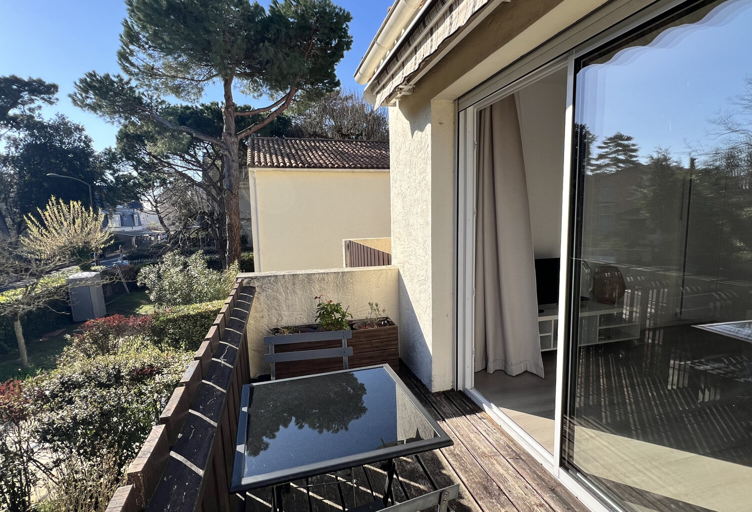 ROYAN - QUARTIER DU PARC - APPARTEMENT T1 AVEC BALCON ET PARKING - 150 M PLAGE — photo 1