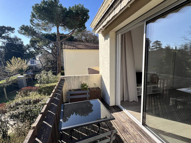 ROYAN - QUARTIER DU PARC - APPARTEMENT T1 AVEC BALCON ET PARKING - 150 M PLAGE — photo du bien