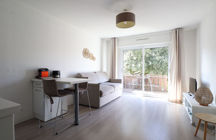 ROYAN - QUARTIER DU PARC - APPARTEMENT T1 AVEC BALCON ET PARKING - 150 M PLAGE — photo 4